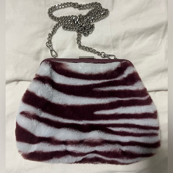 Zara Handbags - Zara Printed Chain Purse